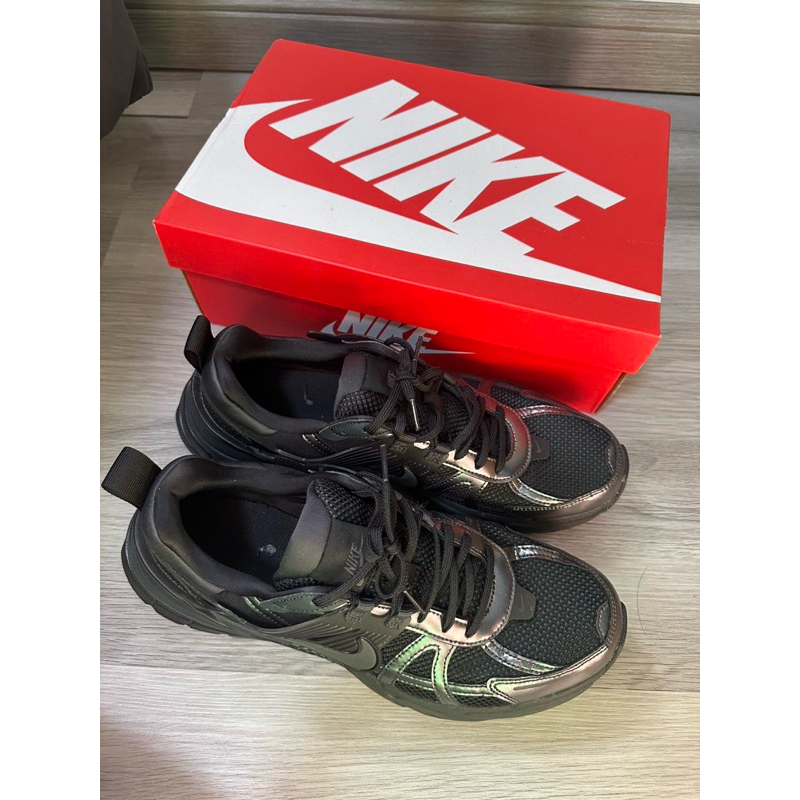 Nike V2K Runแท้ สีดำ Size44.5cm