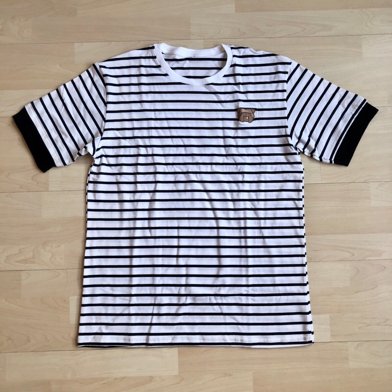 เสื้อยืดลายทาง oversized ปักลายหัวน้องหมา ของใหม่