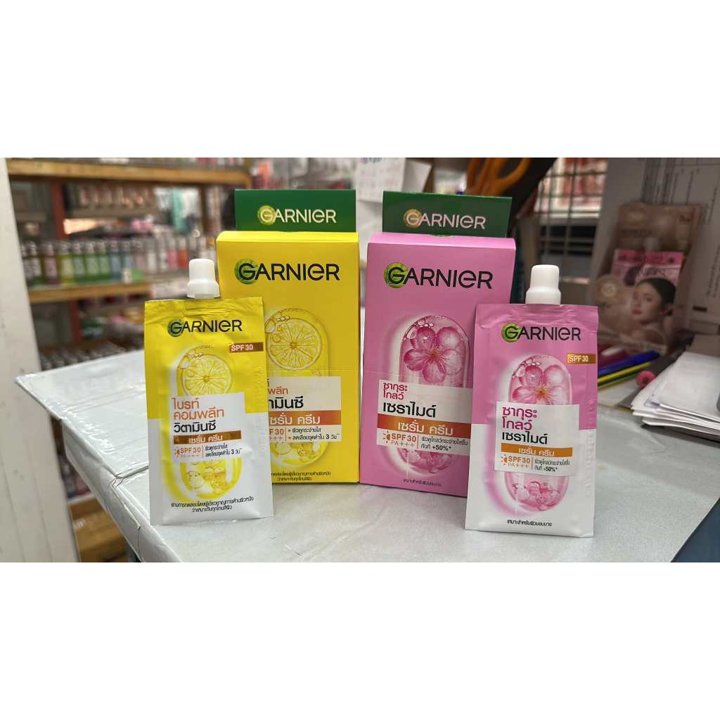 Garnier การ์นิเย่ ครีม SPF 30 PA+++ 1กล่อง ฝาหมุน (7 มล. x 6 ซอง) วิตามินซี / ซากุระโกลว์