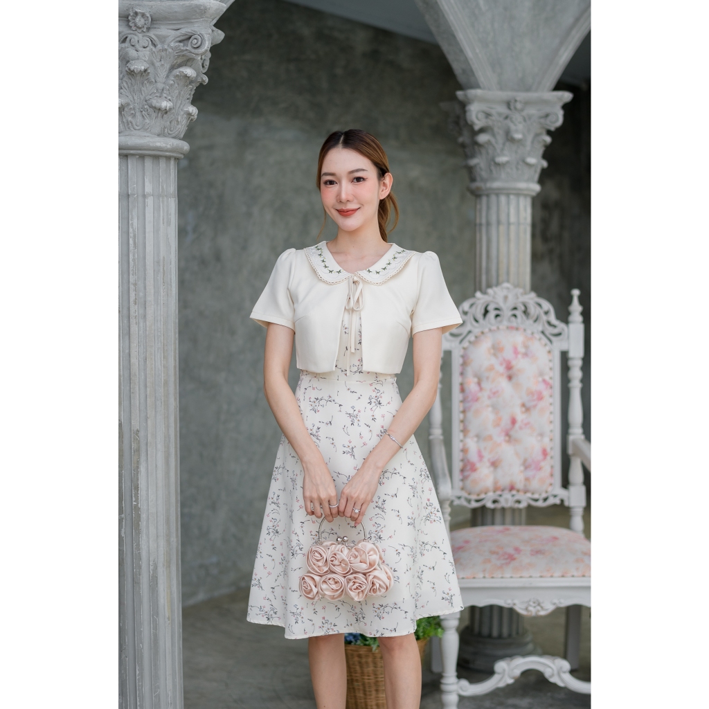 ZC42ชุดเดรสคอปักสวนดอกไม้กระโปรงผ้าลายหวานๆผ้าอัดกาวชุดสวยอยู่ทรง