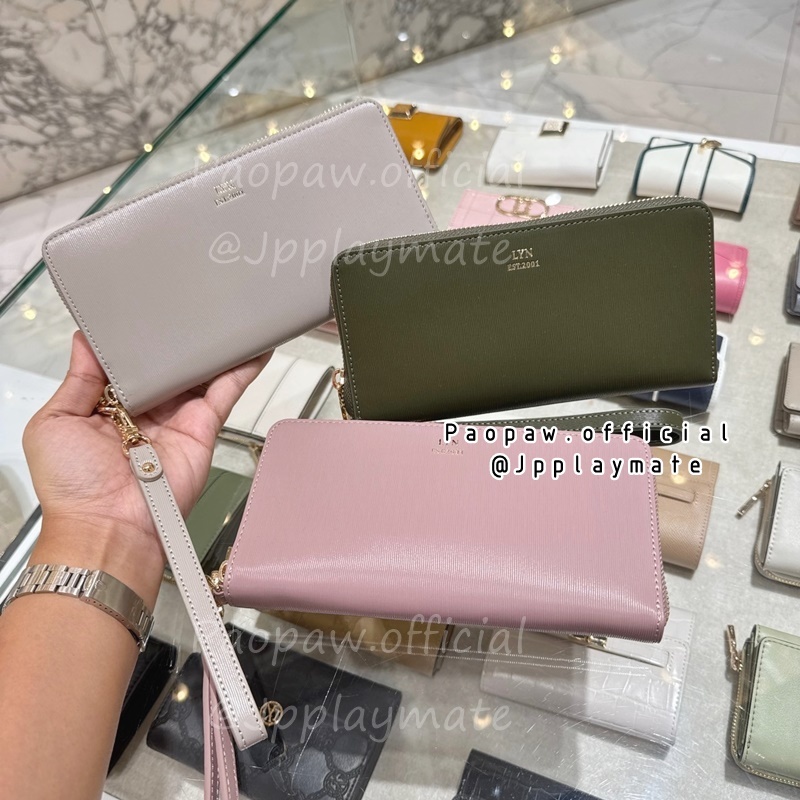 LYN กระเป๋าสตางค์ LYN รุ่น Essential Coin Con Plain : LL24FWF078 แท้จากชอป พร้อมอุปกรณ์