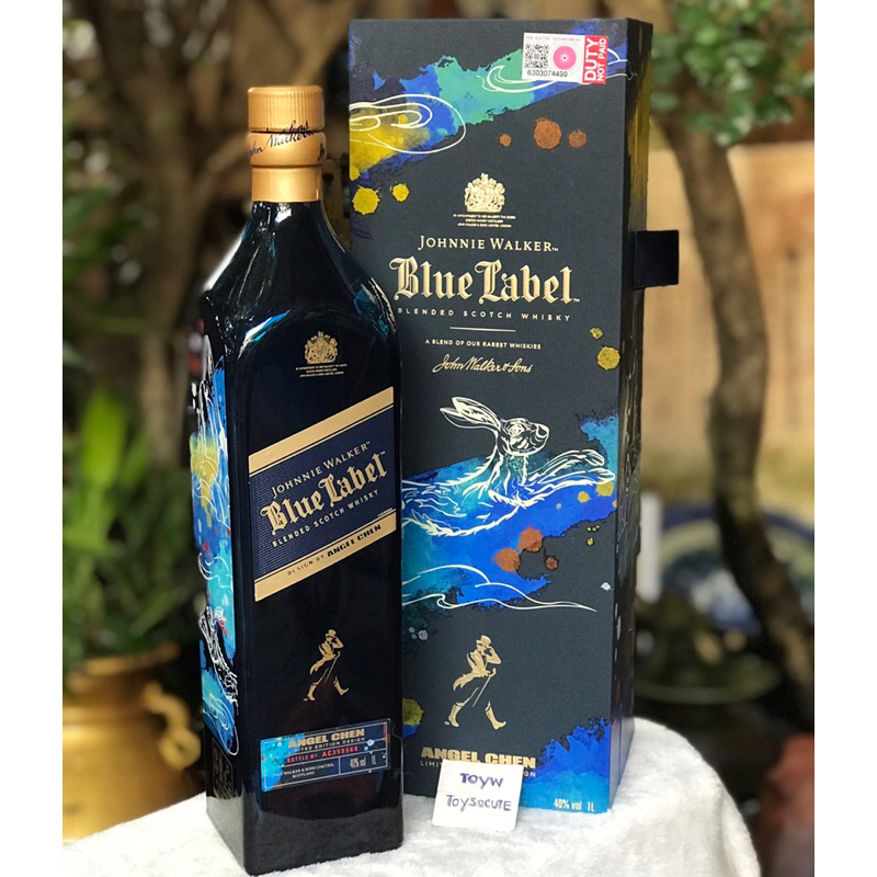ขวดเปล่าพร้อมกล่องปีนักษัตรเถาะ(กระต่าย)Johnny walker Blue Label Limited Edition Angel chen edition 