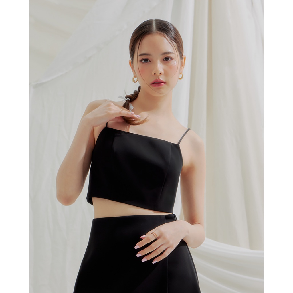 CONT | Yumi Bra Top เสื้อสายเดี่ยว ทรงครอป มีฟองน้ำในตัว