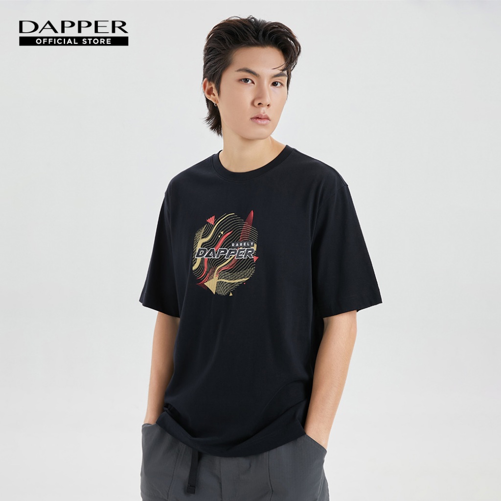 DAPPER เสื้อยืด Dapper Rarely Print สีดำ (KRB/BK/774RS)