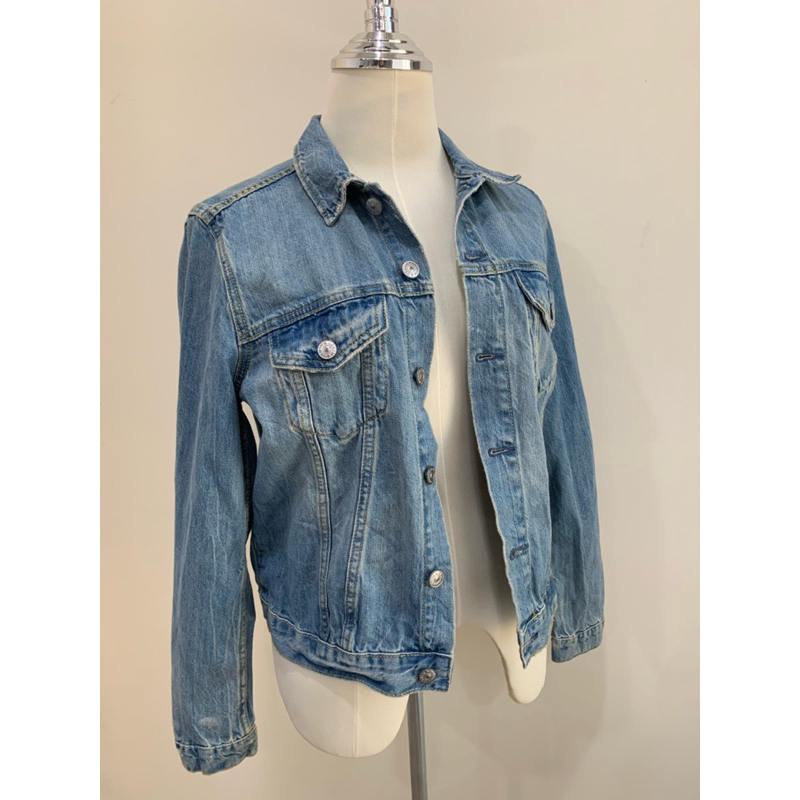 เสื้อยีน เสื้อเจ๊คเก๊ต แขนยาว H&M ยีนส์ ทรงสวย คอปก ใส่สบาย สีสวย งานพรีเมี่ยม นำเข้าจากญี่ปุ่น Size