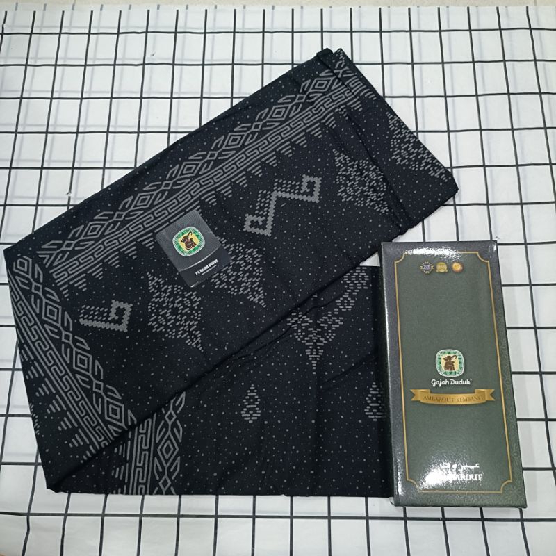 ผ้าโสร่งผู้ชาย ลายใหม่ๆ ผ้าถุงตราช้างนั่ง ผ้านุง แบรนด์ “Gajah Duduk“ รุ่น AMBROUT ผ้าสวย ผ้าไม่ลืน ซับน้ำดี เย็บแล้ว