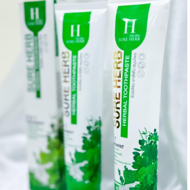 SURE HERB ( x3 หลอด ) ชัวร์เฮิร์บ ยาสีฟัน 5 in 1 ฟันขาว สะอาด ป้องกันฟันผุ ลมหายใจสดชื่น 100 g.