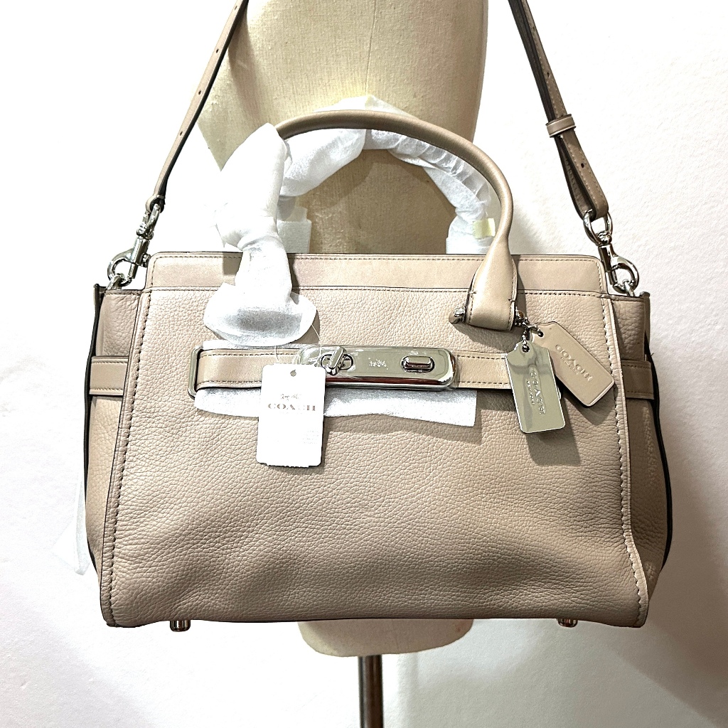 กระเป๋าถือ Coach ของแท้ มือ 1 มีตำหนิ ลดราคาล้าง stock COACH 87298 SWAGGER 32 IN PEBBLE LEATHER BAG 