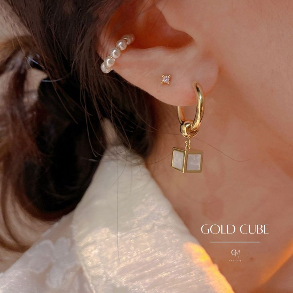 OUTLETS ล้างสต็อกจากโรงงานตรง ต่างหู Gold Cube Earrings ตุ้มหูทอง ต่างหูผู้หญิง Valentine ของขวัญ