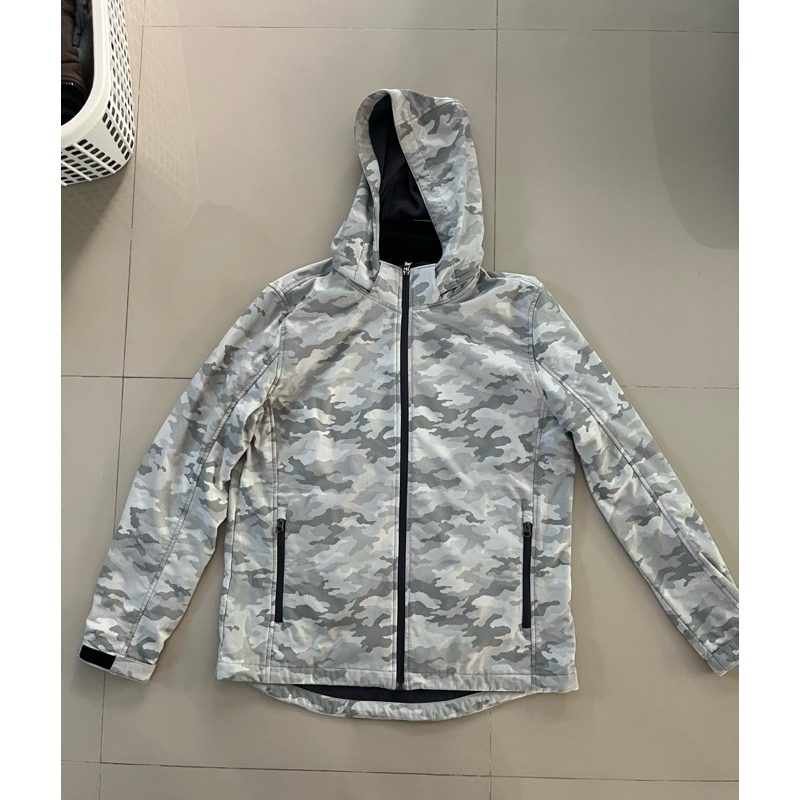 เสื้อกันหนาว Giordano มือสอง  แท้💯%