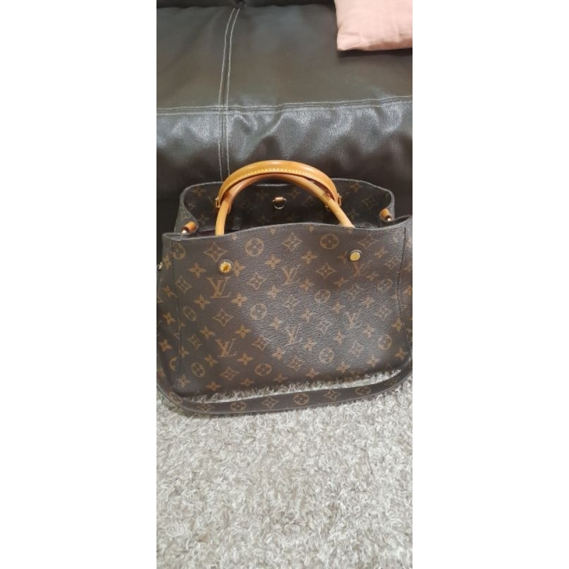 ❌️ขายแล้วค่ะ❌️like new lv Montaigne  mm