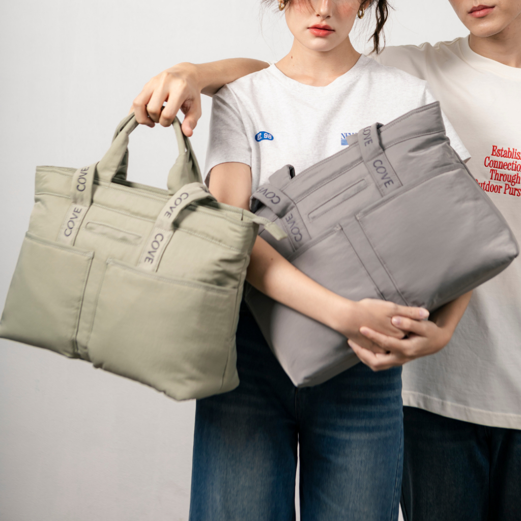 Puffy Daytrip Tote รองรับ Laptop 15 นิ้ว กระเป๋าใส่โน๊ตบุ้ค กระเป๋าผ้าไนลอน น้ำหนักเบา