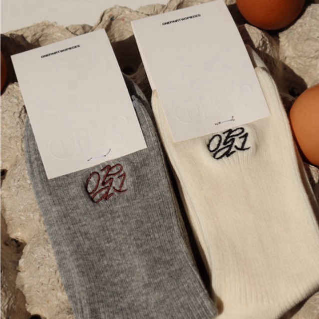 OPTP ถุงเท้าเนื้อนุ่มผ้า cotton ปักลายโลโก้ มี 2 สี