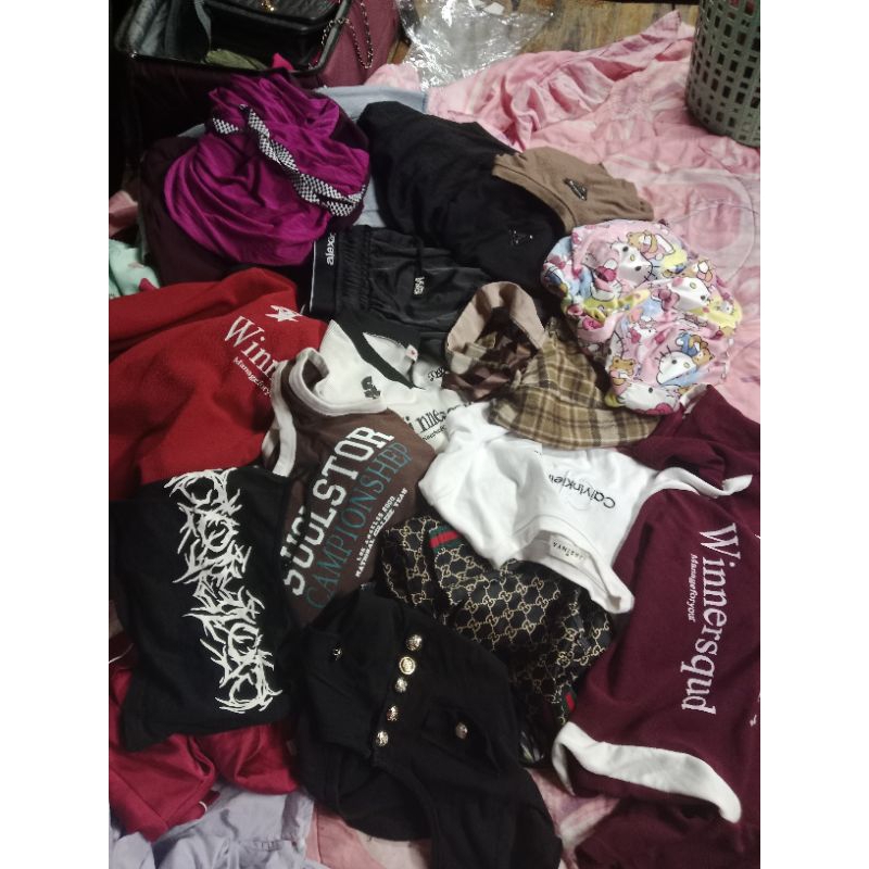 เสื้อผ้าแฟชั่นครอปเดรสในไลฟ์สด