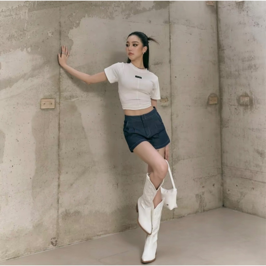Atipashop - WATTS TOP เสื้อยืดคอกลม แขนสั้น ปักลาย atipa girls