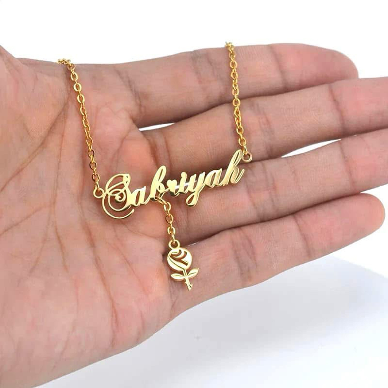 ร้านไทย Custom name,สร้อยชื่อ,สร้อยตัวอักษร,เพิ่มจี้อิโมจิ,พร้อมกล่องและถุงแบรนด์ ผลิตในไทยและจัดส่งไม่เกิน 7 วัน