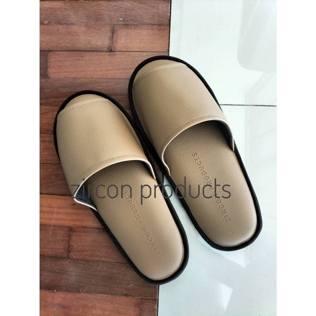 Slippers หนังPVC340 ไซส์L(39-42) รุ่นพื้นเปียกไม่ลื่น ขึ้นลงบันไดไม่ลื่น นุ่มยืดหยุ่นเบาสบาย สีแทนTAN