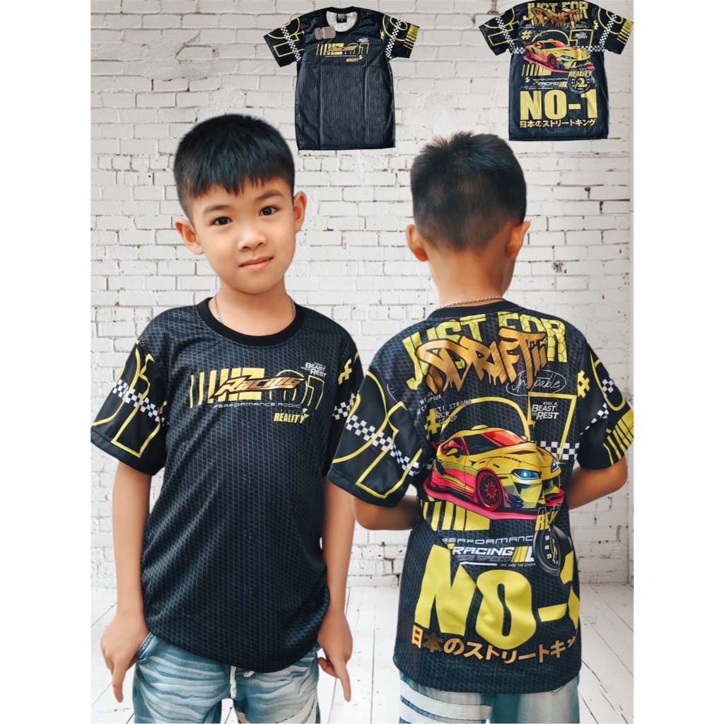 เสื้อยืดเด็กผู้ชาย พิมพ์ลาย ผ้าไมโครโพลีเอสเตอร์ นุ่มสวมใส่สบายแห้งเร็วไม่ต้องรีด ลายเรสซิ่งคาร์
