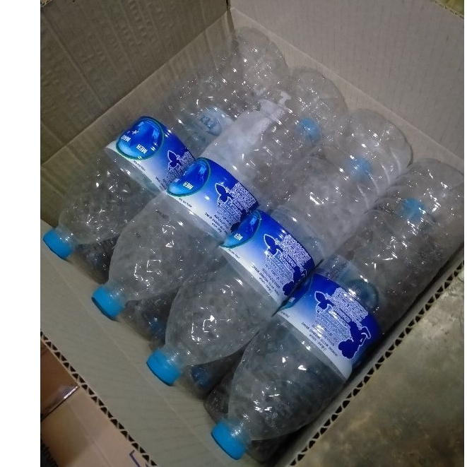 แพคละ12 ใบ 26 บาท  ขวดน้ำเปล่า รีไซเคิล 1.5 ลิตร พร้อมฝา มือสอง สภาพดีมาก สะอาด คละยี่ห้อ