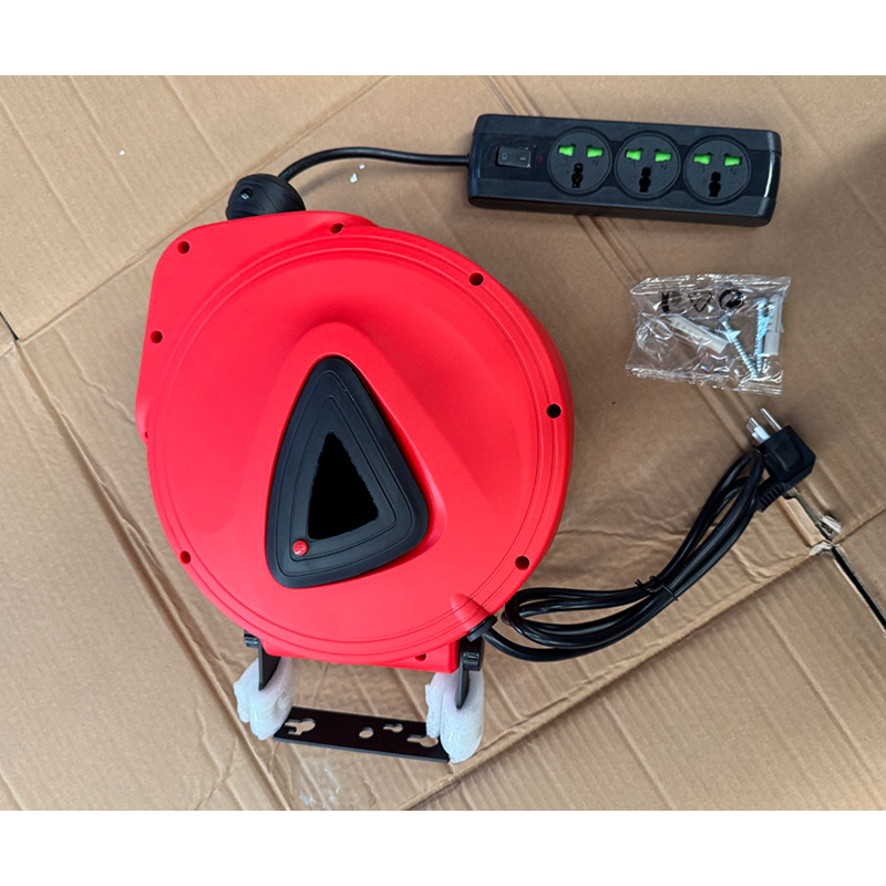 ตลับโรลม้วนเก็บสายไฟ แบบอัตโนมัติ 1.5 Sq.mm. 20 เมตร 3 สาย Electric Cable Reel ยี่ห้อ XYLON รุ่น XY2