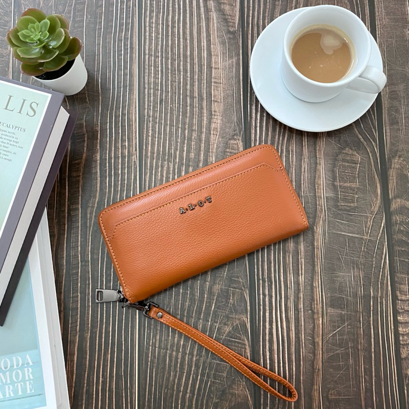 ALOT กระเป๋าสตางค์เสริมดวงใบยาว รุ่น Richy girl สีคาราเมล / สาววันอังคาร