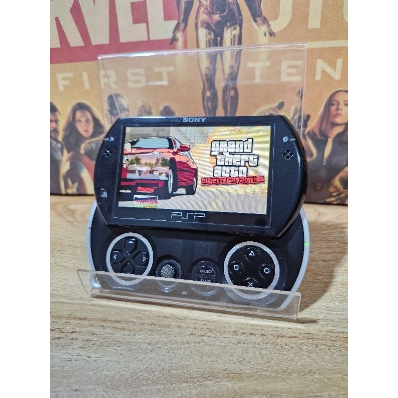 PSP Go สีดำความจุ 16 gb แปลงแล้ว ลงเกมในเครื่อง 20 กว่าเกม