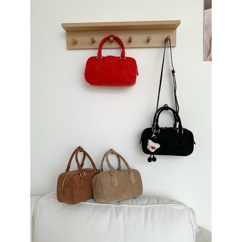 กระเป๋าSosy bag รุ่น Scottish น้องเป็นกำมะหยี่หนังกลับน่ารักมาก ถ่ายจากสินค้าจริง