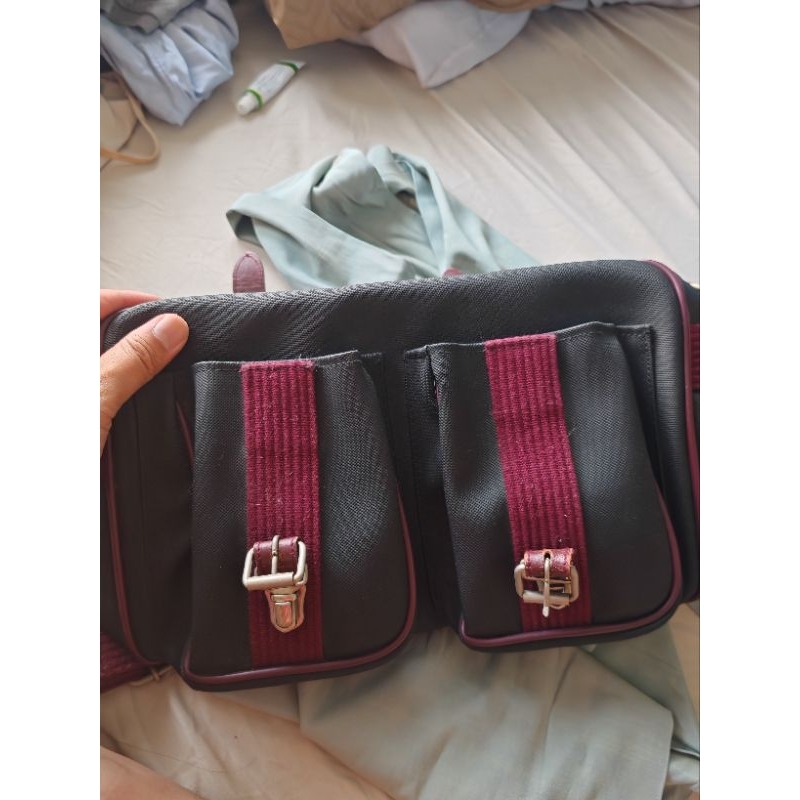 กระเป๋าสะพายข้างLacoste