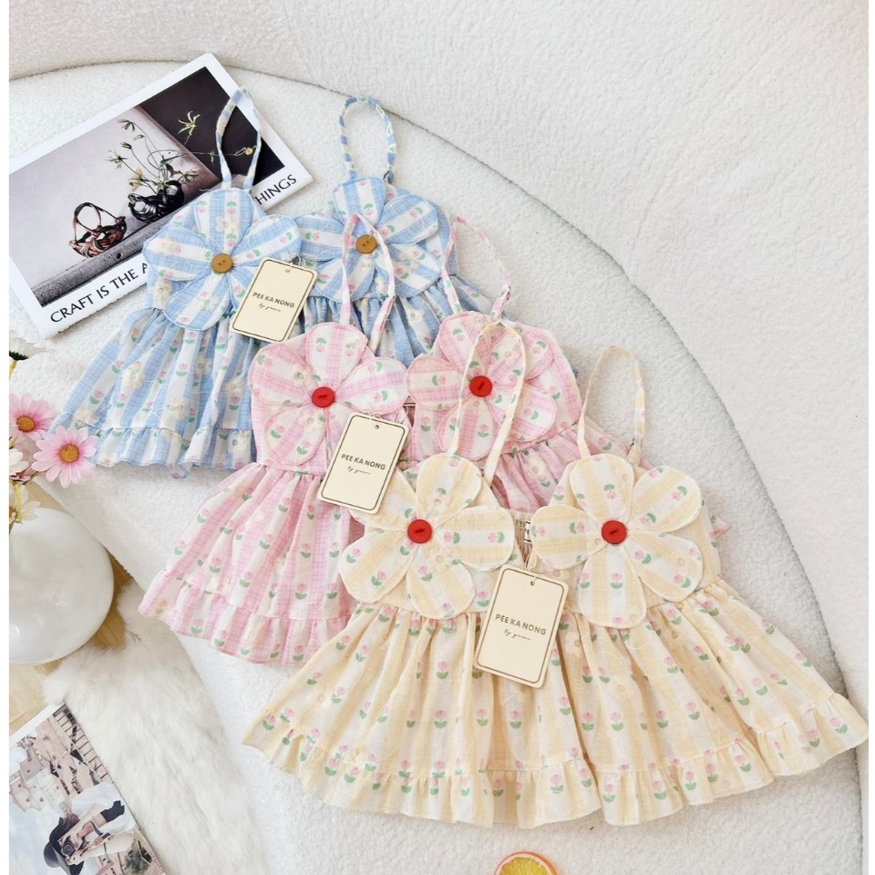 เสื้อสายเดี่ยวปรับได้ เสื้อกล้ามลายดอกไม้ แต่งดอกไม้ 3D งานน่ารัก ไปทะเล คาเฟ่ได้ ป้าย Peekanong. (PE014)