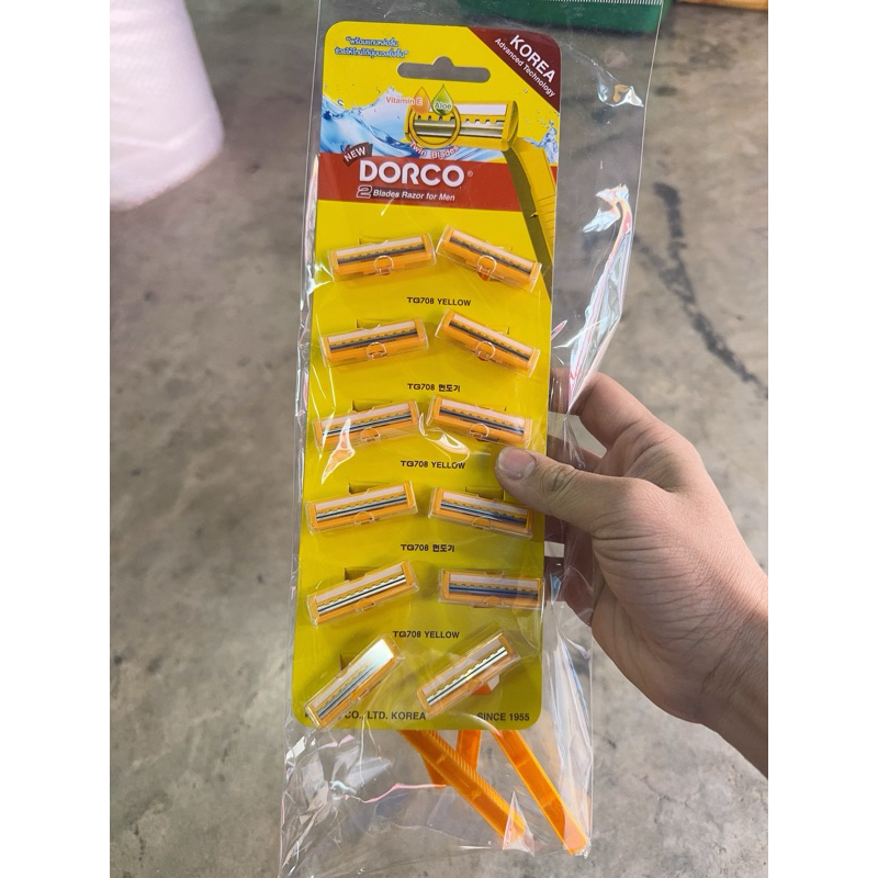 มีดโกน DORCO < ของแท้ คมมาก> ด้ามมีดโกนเหลือง  ยกแผง < แพ็ค 12 ด้าม> โกนได้นุ่มนวล เกลี้ยงเกลา มีดโกนหนวด  พร้อมส่ง