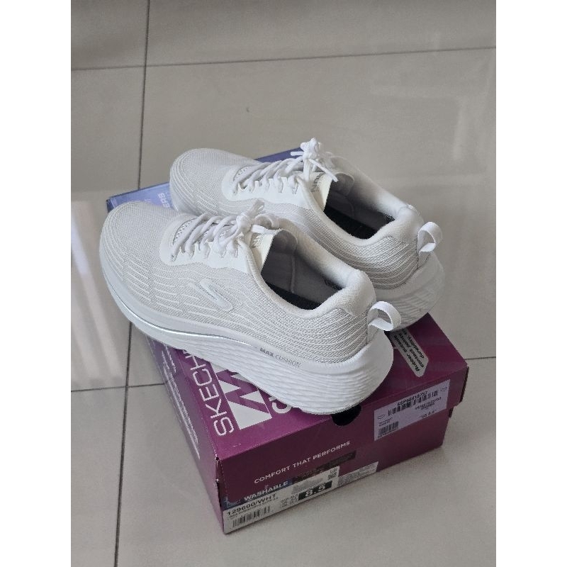 **รองเท้ามือสอง** สภาพ 95% ของแท้ 100% รองเท้าวิ่งผู้หญิง เบอร์ 8.5 ยาว 25.5 CM SKECHERS Max Cushion