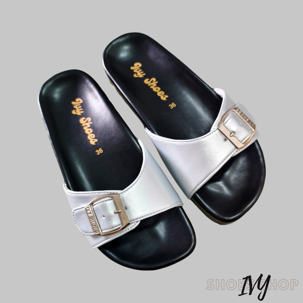 รองเท้าแตะ IVY SHOES  แบบสวมเข็มขัด ( สายสีเงินเมทิคลิค-พื้นดำ )หนังนิ่ม พื้นนุ่ม  รองเท้าผู้หญิง size 36-41
