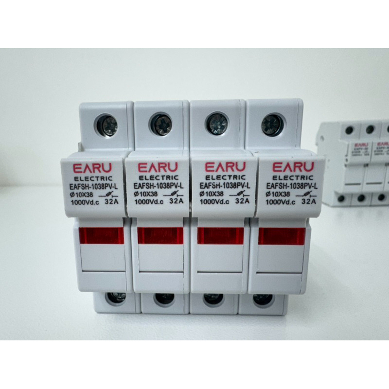 DC Fuse Holder with Indicator 4 pole