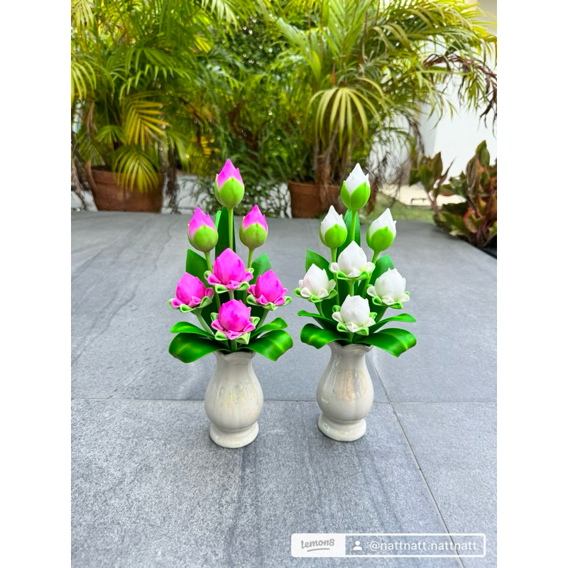 ดอกบัว แจกันดอกบัว 7 ดอกตูม ขนาดสูง 11 นิ้ว สำหรับวางหิ้งพระ ถวายสิ่งเคารพ