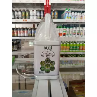 ปุุ๋ยน้ำ นิวทริกซ์ 20-4-4 (แกลลอน 5 ลิตร) บำรุงต้นใบ ฟื้นต้น เร่งแตกใบ แตกยอดอ่อน ดวงตะวันเพชร