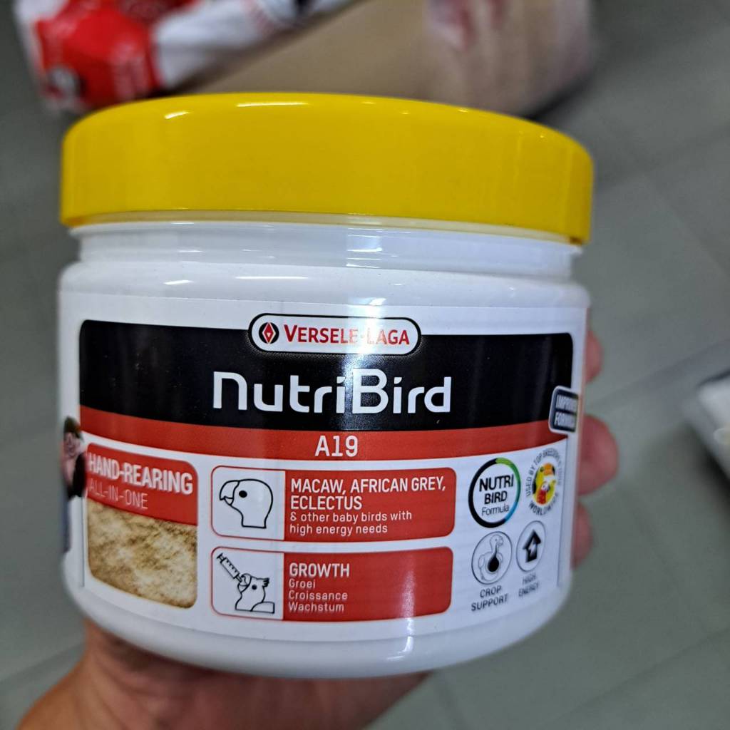 NutriBird A19 250 g. อาหารนกลูกป้อน อาหารลูกป้อน สำหรับลูกนกที่ต้องการพลังงานไขมันสูง