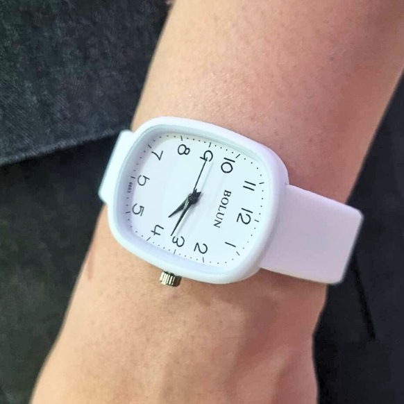 นาฬิกาข้อมือผู้หญิง นาฬิกาข้อมือผู้หญิงกันน้ำได้ 100% สายซิลิโคน แบรนด์ BOLUN