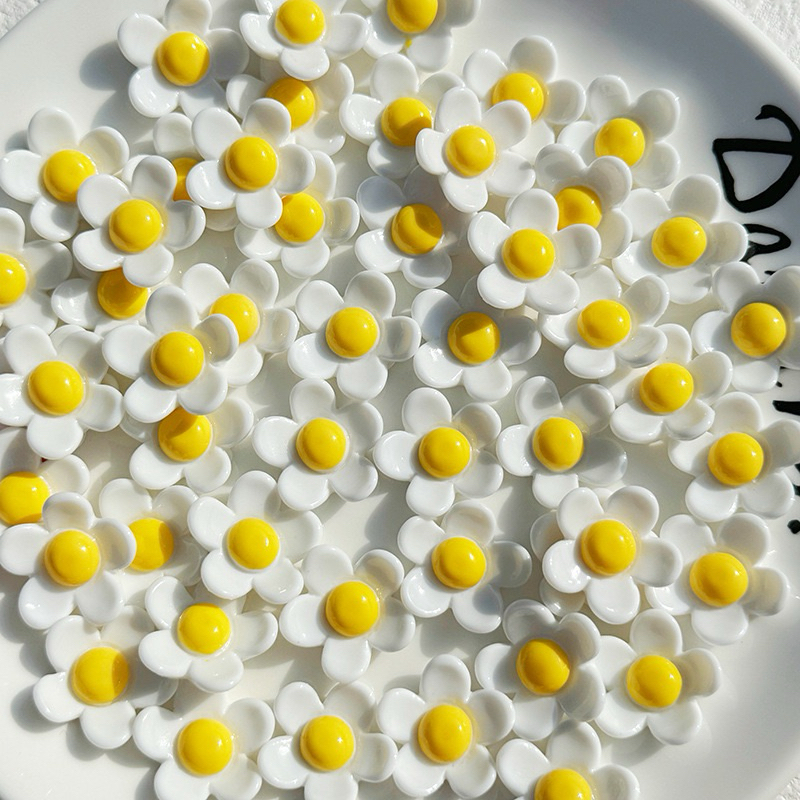 เรซิ่นดอกไม้เดซี่ เรซิ่นดอกไม้สีขาวเคลือบเงา เรซิ่นการ์ตูน DIY งานฝีมือ ของตกแต่งคละแบบ