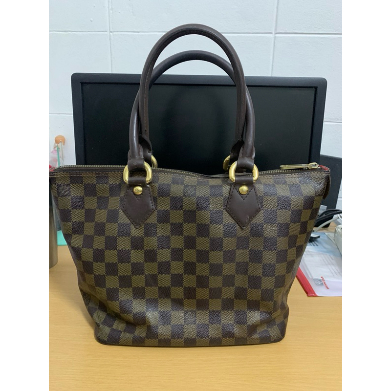 กระเป๋า Lv มือสอง.  สภาพสวยแท้