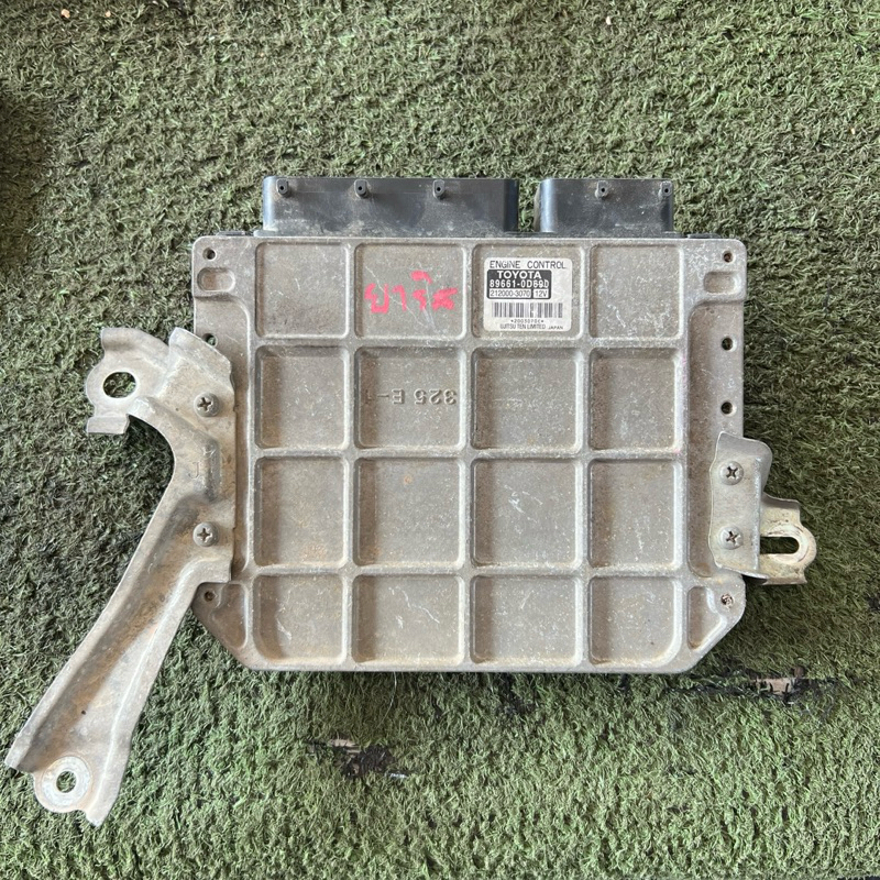 กล่อง ECU ควบคุมเครื่องยนต์ ยาริส TOYOTA รหัส 89661-0D690 รับประกัน