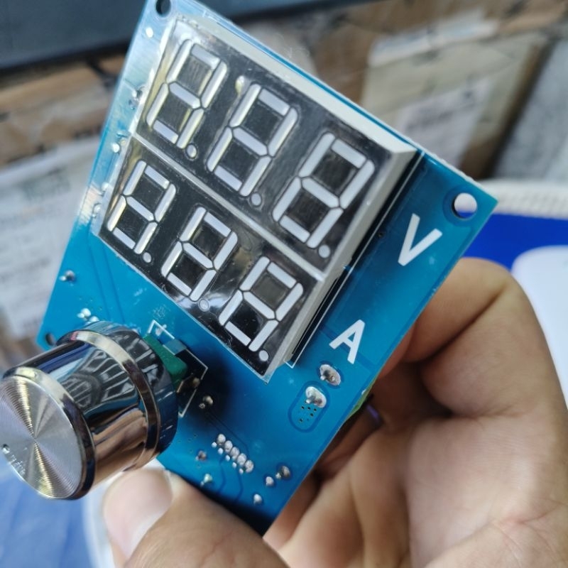 ไมก้าลำพูน XH-041 XH-M403 XL4016 regulator แหล่งจ่ายไฟ DC 12v 24v 36v 8A  out 1.3~32v 200W