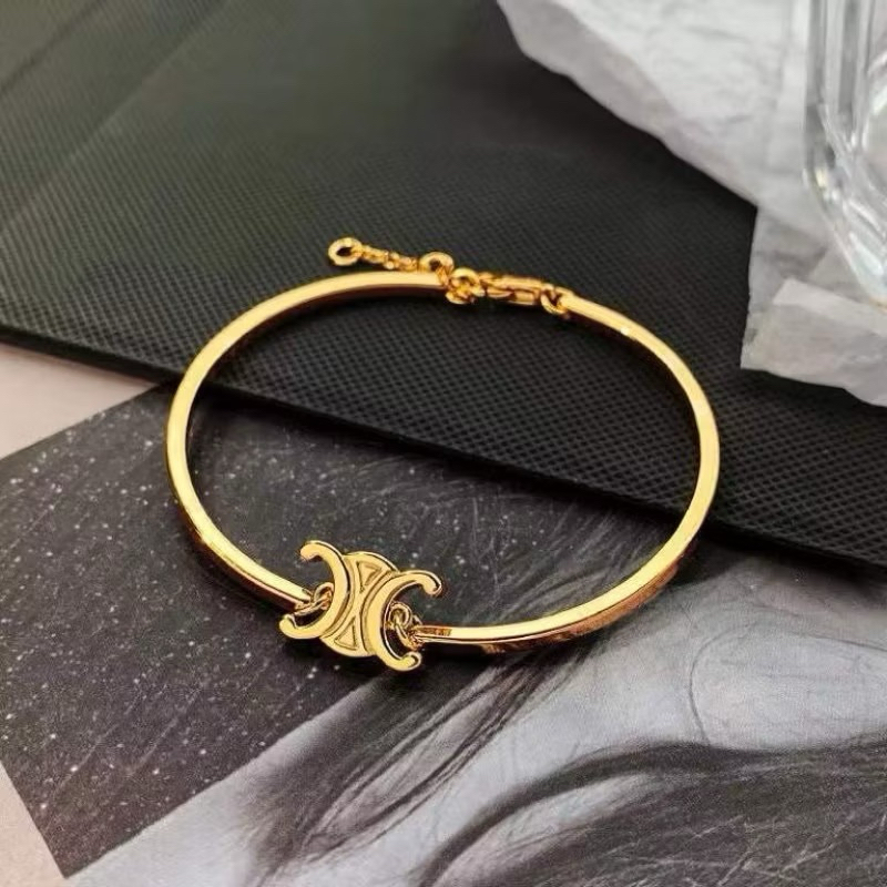 สร้อยข้อมือแฟชั่น กำไลข้อมือสีทอง หรูหรา เครื่องประดับผู้หญิง
