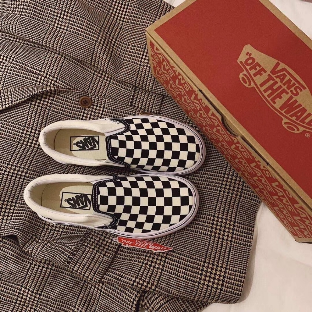 จัดส่งที่รวดเร็ว Vans OFF THE WALL slip-on Checkerboard Classic รองเท้าผ้าใบ Sneakers