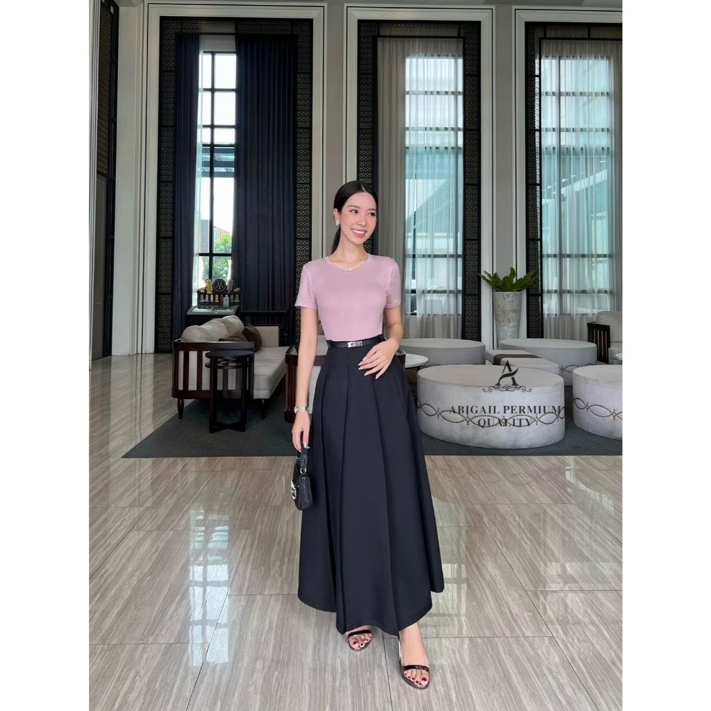 ABIGAIL BRAND ABG189 เซต 3 ชิ้น เสื้อยืด แมทช์ กระโปรงยาวผ่าหลัง และ เข็มขัด