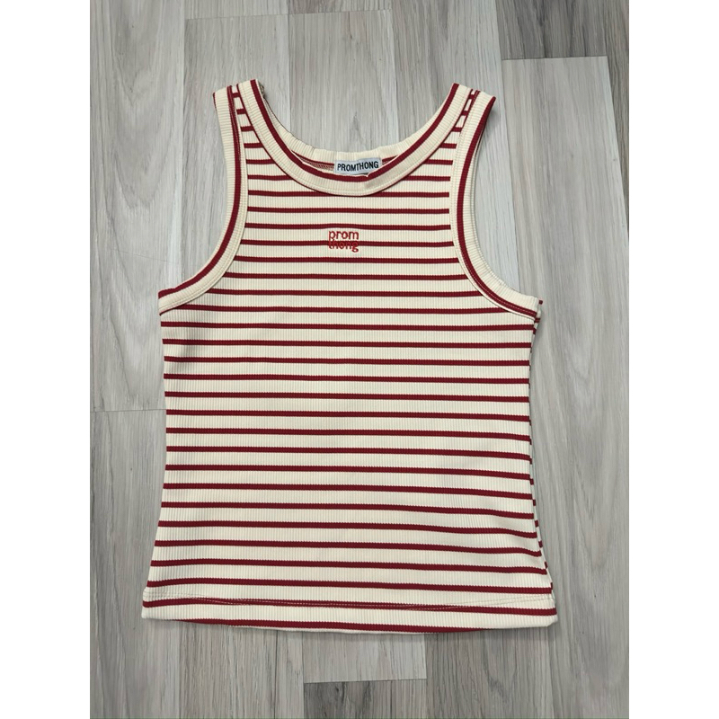 ส่งต่อ เสื้อกล้าม PHOMTHONG สีครีม-แดง