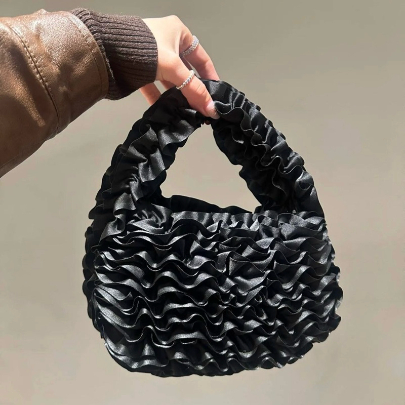 (พร้อมส่ง) กระเป๋า Cos Micro/Mini Dahlia Bag สี Black/Purple ของแท้100% - รูปที่ 7