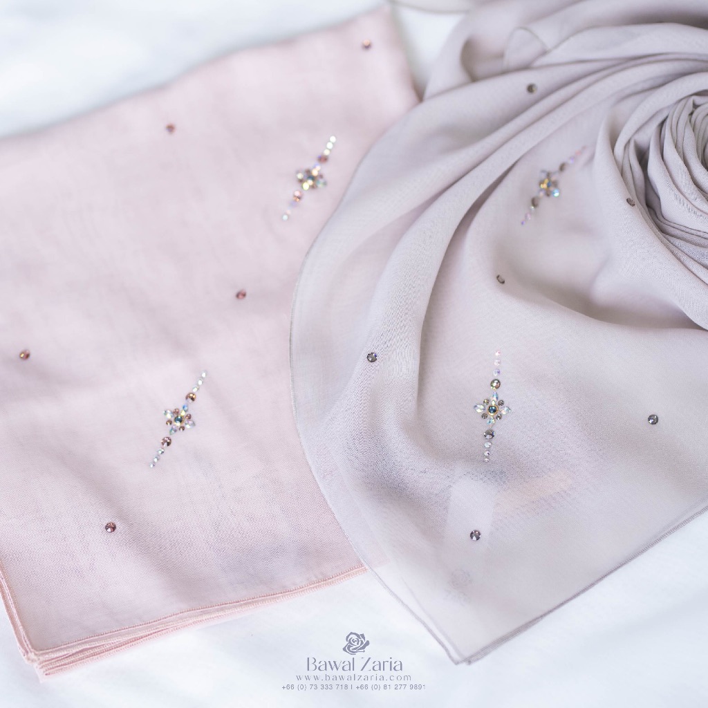 ZARIA Crystal Bawal ผ้าคลุมบาวาประดับคริสตัล