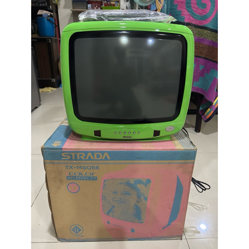 Tv strada CRT 14 inches Green color