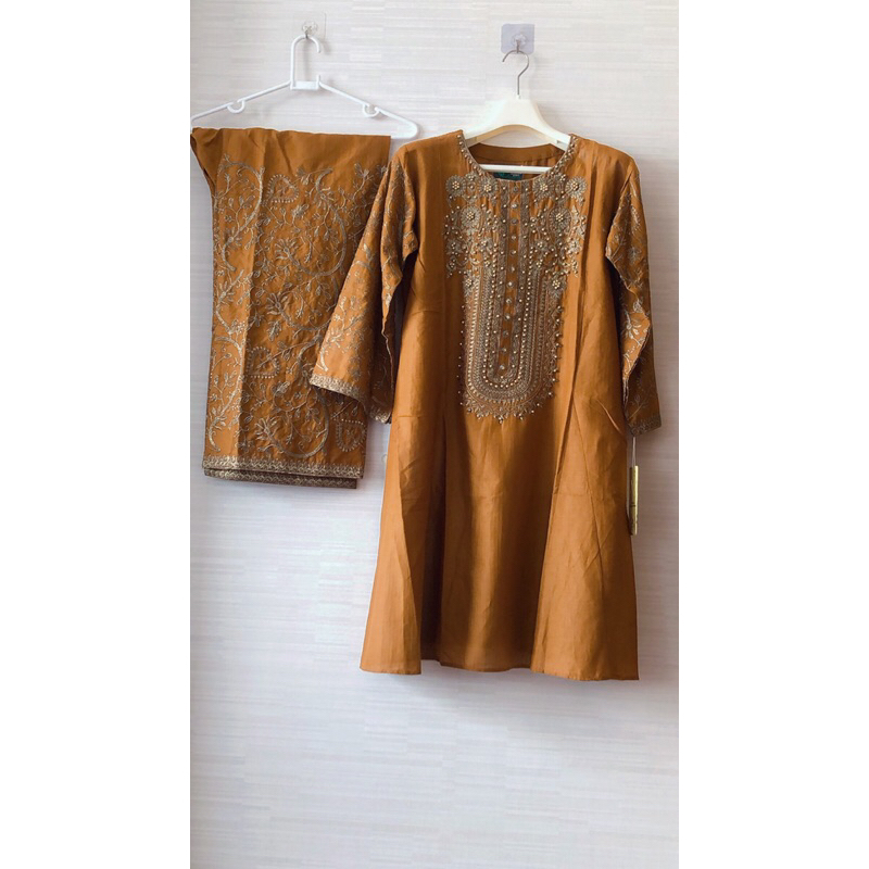 beautiful suits Pakistani