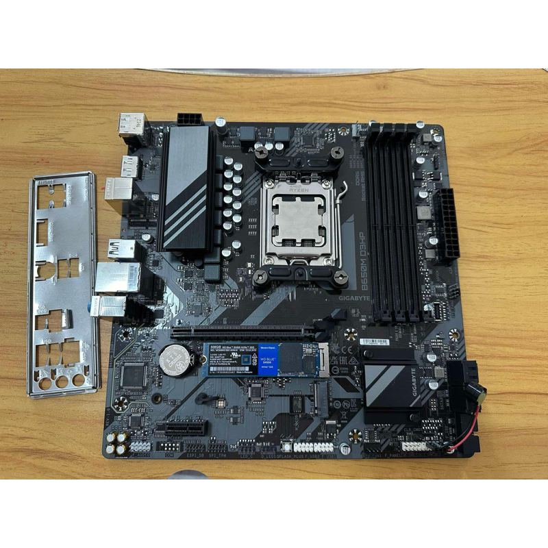 AMD RYZEN 5 7600 + b650m d3hp ddr5